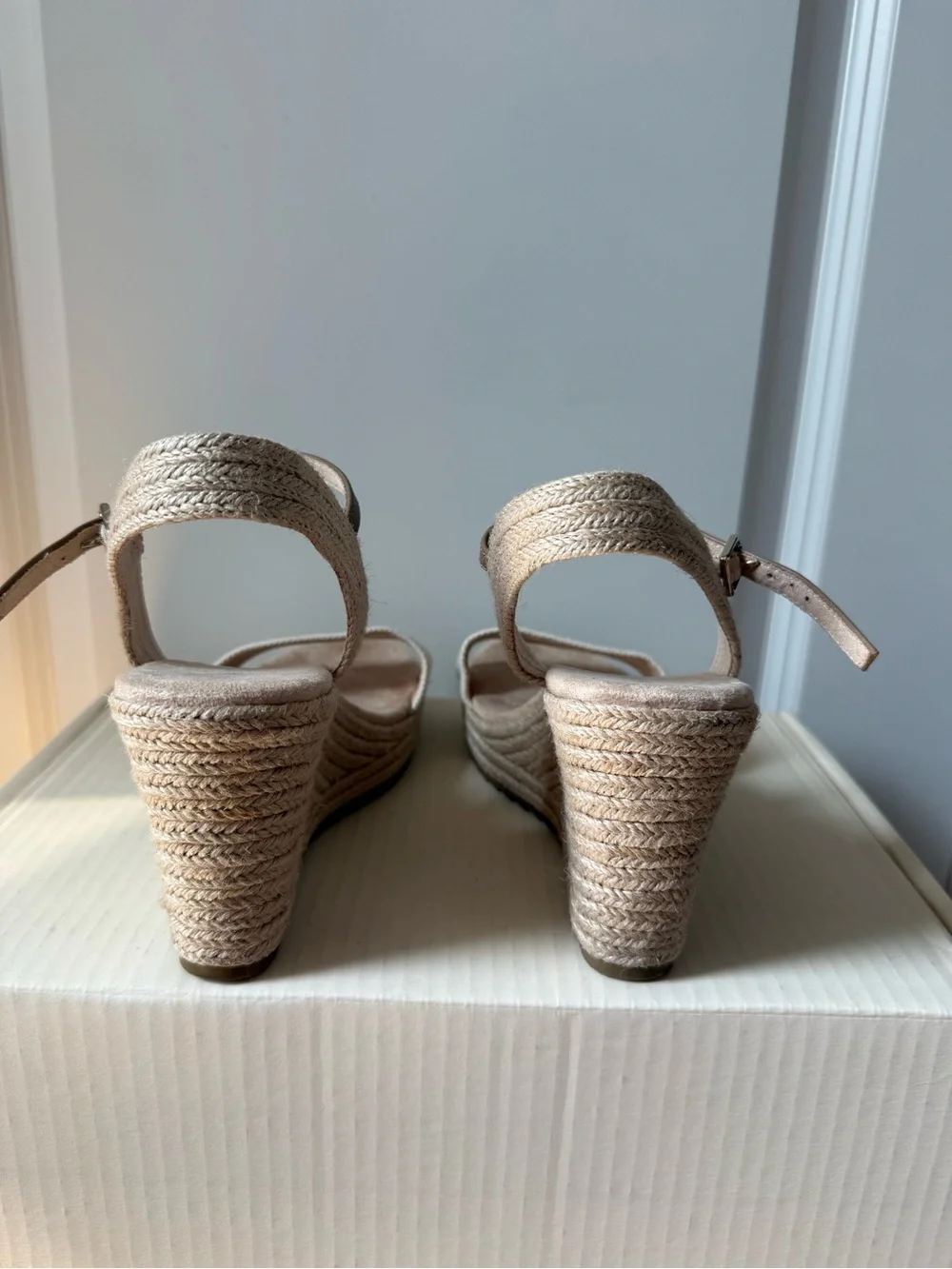 Anne Klein Wylie wedge sandals | Cream | Size 8.5